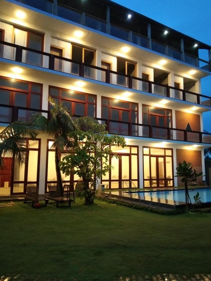 Hi Win Hotel Chilaw Luaran gambar