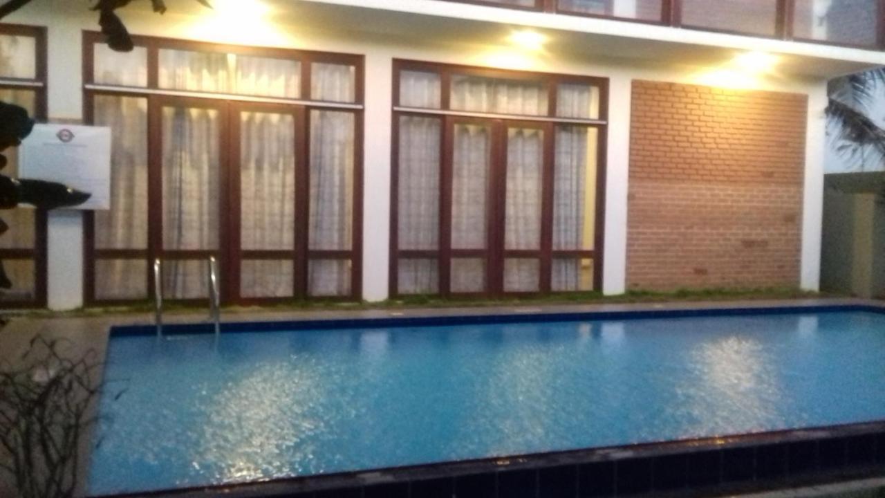 Hi Win Hotel Chilaw Luaran gambar